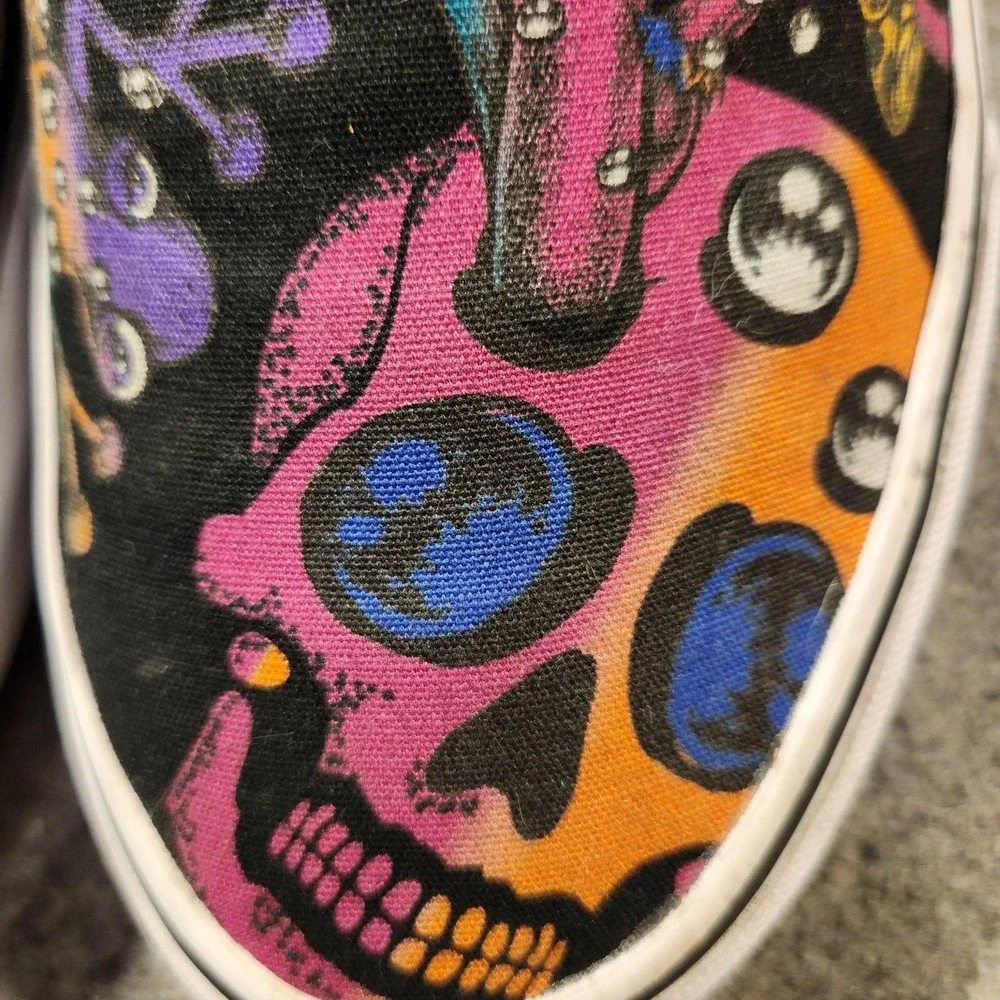Vans Classic Slip On Shoes Mens‎ Black Multicolor Skull Mushroom Print Canvas